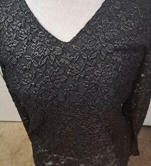 Vintage Notations Shimmering Lace Top With Scalloped Edges Size PL